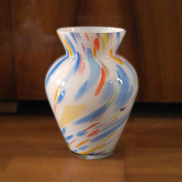 weiß-bunte Vase aus Glas