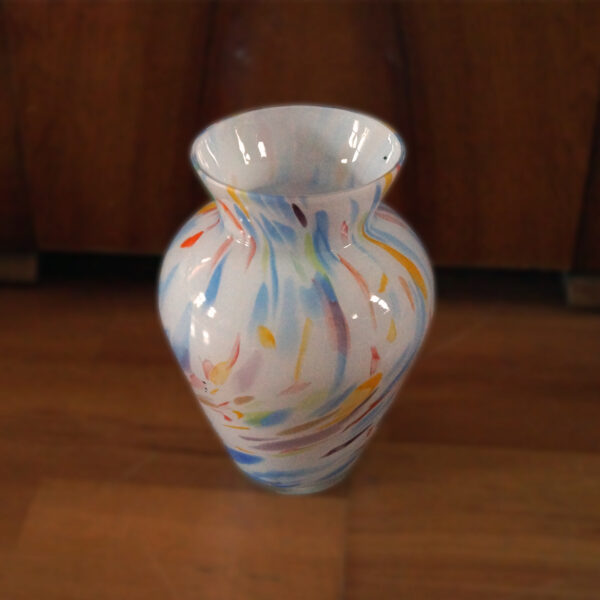 weiß-bunte Vase aus Glas 3